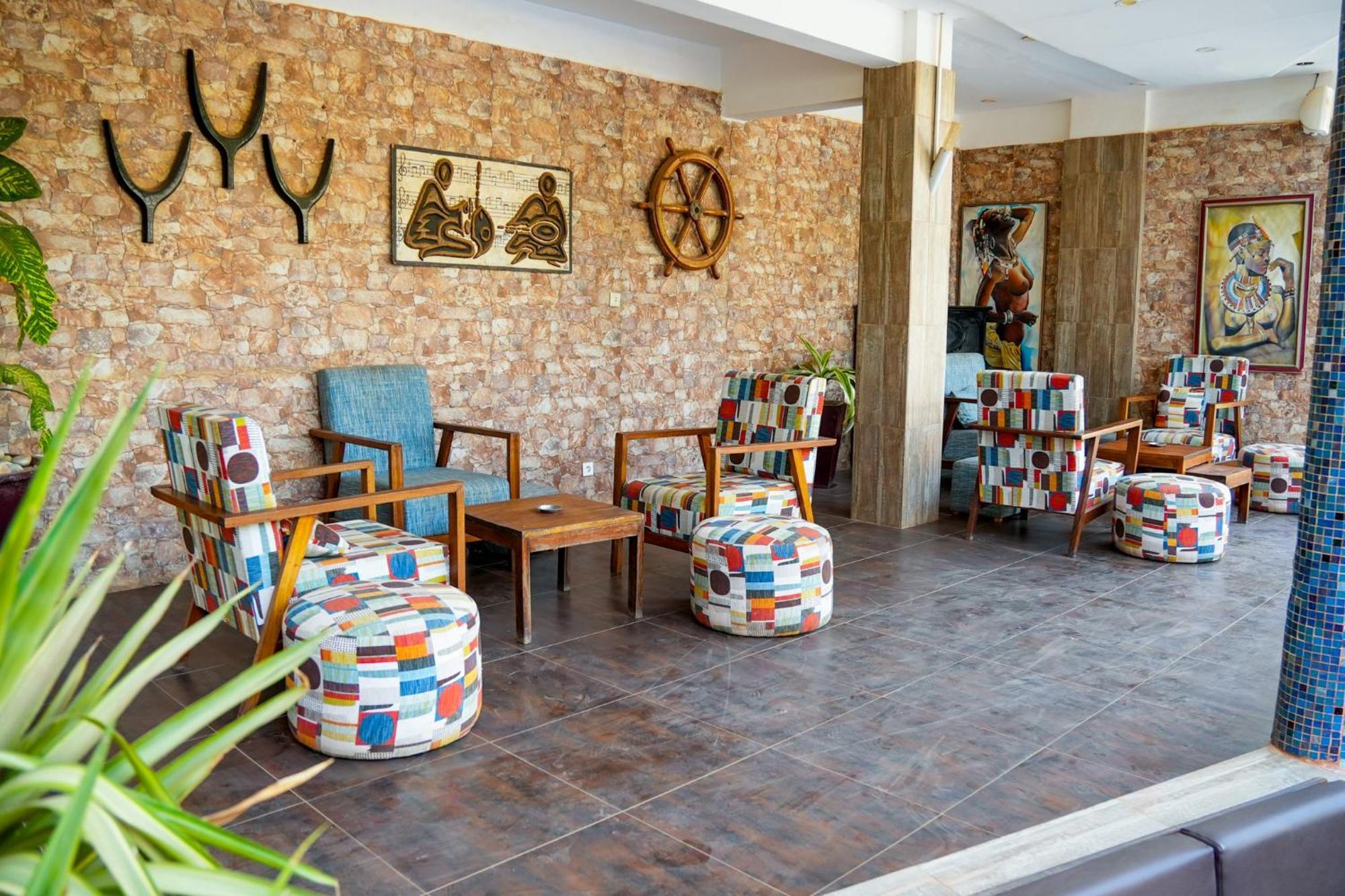 Iris Hotel Toubab Dialao Exterior foto