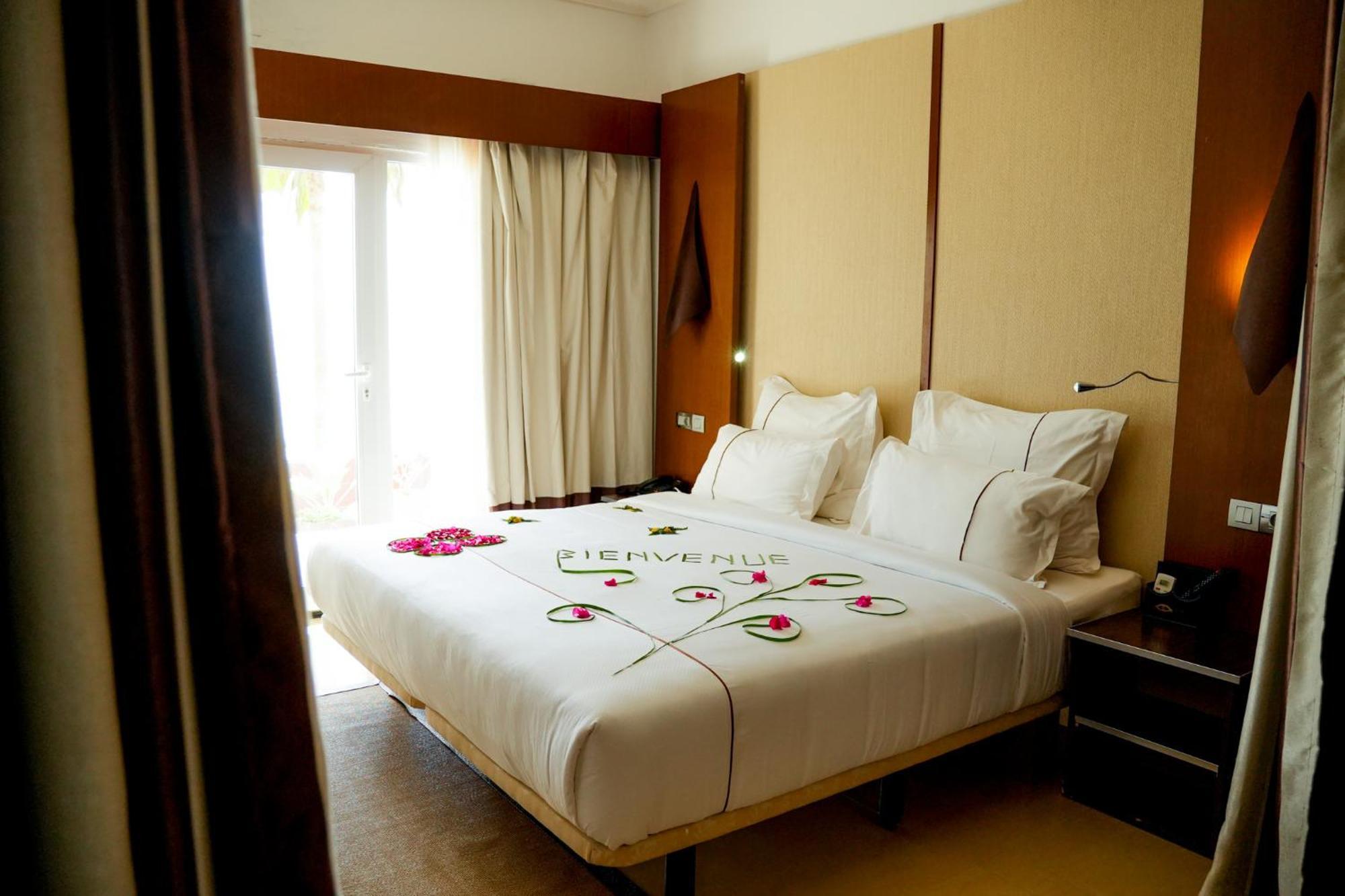 Iris Hotel Toubab Dialao Exterior foto