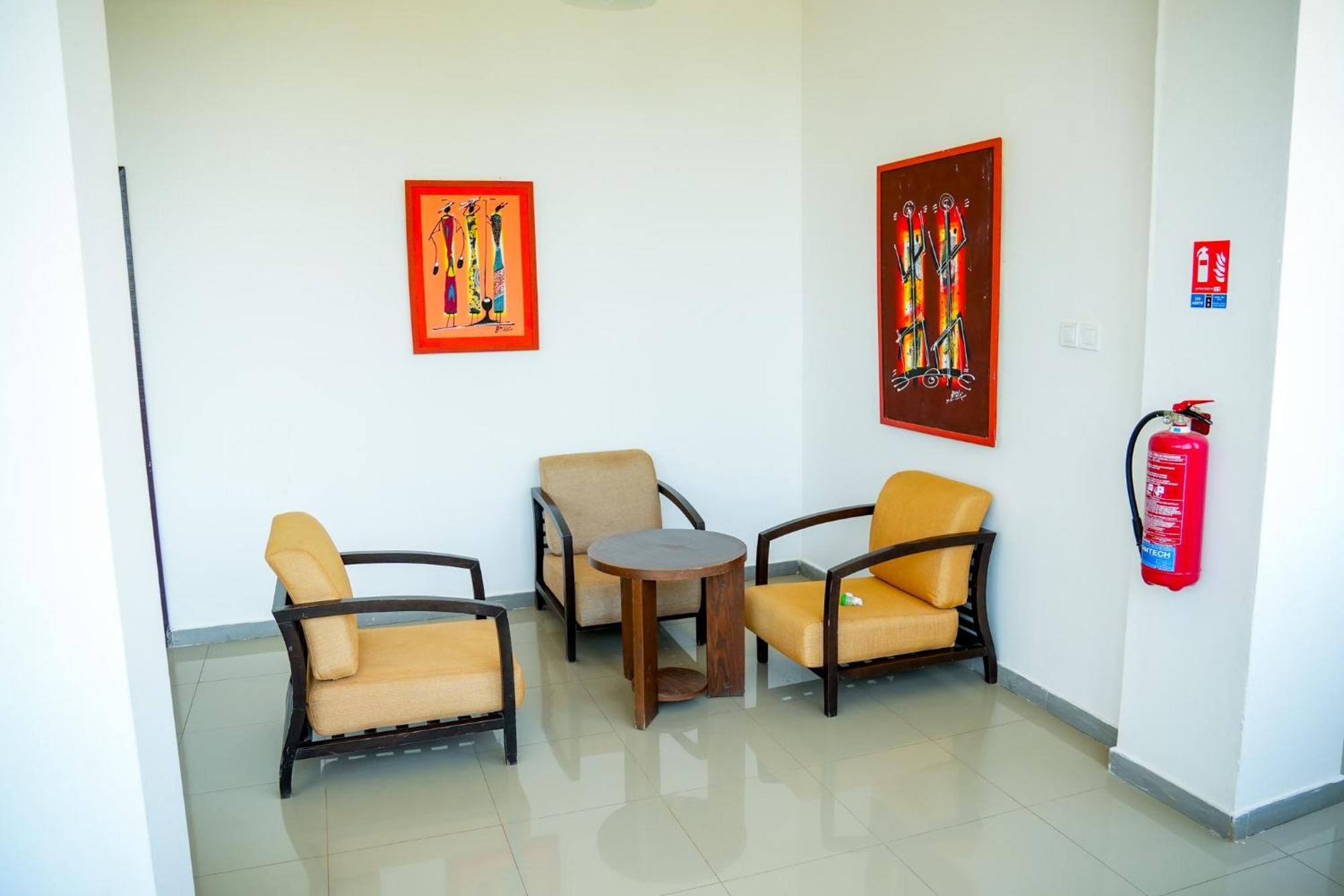 Iris Hotel Toubab Dialao Exterior foto
